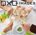 QxQ IMAGES 006 Party time